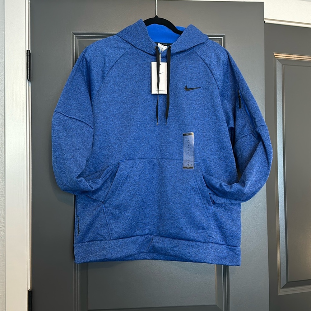 BNWT Men’s Nike Therma-fit pullover hoodie size Large